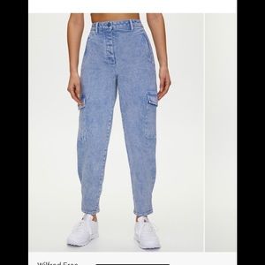 *SOLD ON FB MKTPLCE* Wilfred Free Cargo Pant